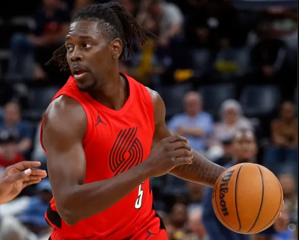 开云体育APP下载-霍勒迪8记三分追平生涯最高，35分创赛季新高&amp;amp;近5场4次20+